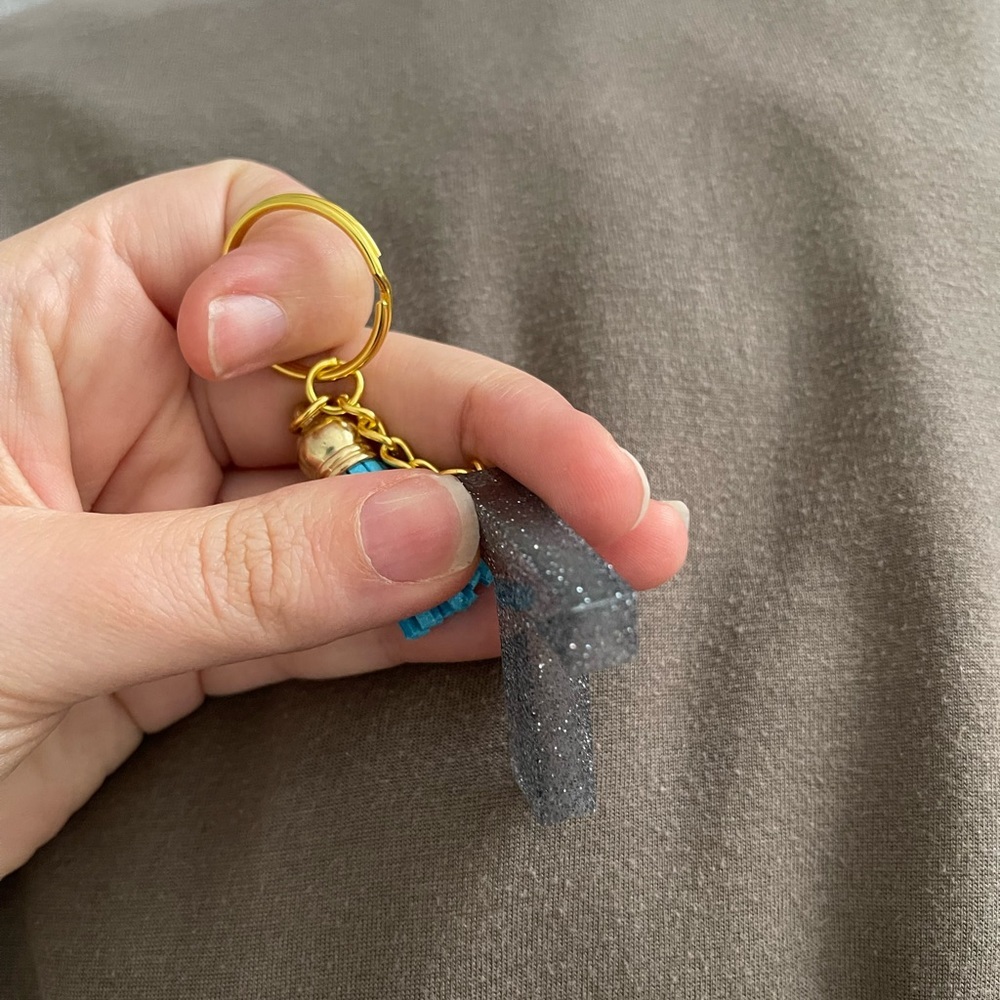 Handmade Letter "T" Keychain - Picture 3 of 6